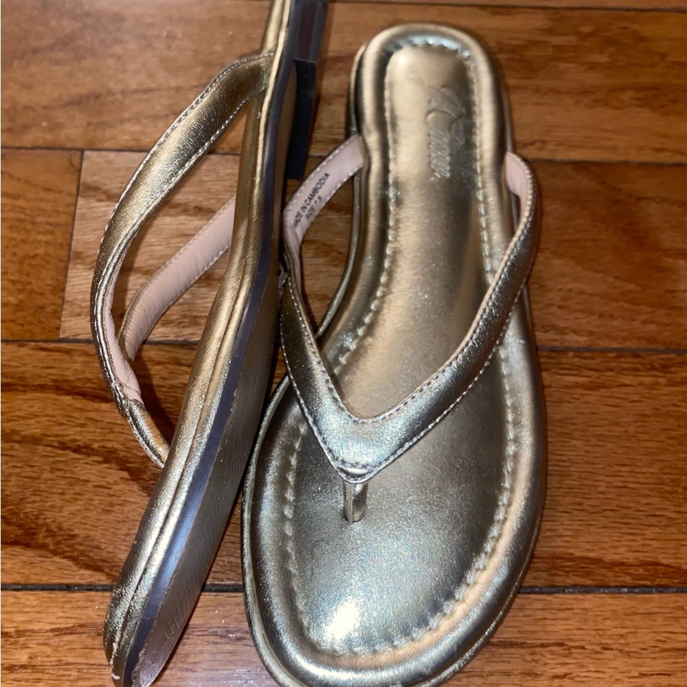 Woman’s J. Crew Gold Metallic Thong Sandals 🩴 Leather Sz. 7.5